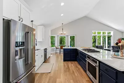 140 Dahlia Street, Mahtomedi, MN 55115 - Photo 12