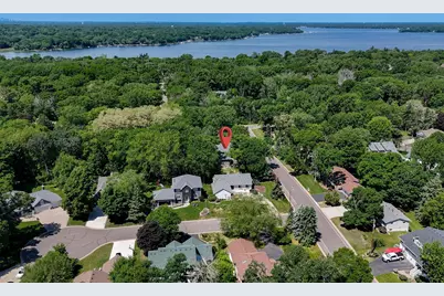 140 Dahlia Street, Mahtomedi, MN 55115 - Photo 60