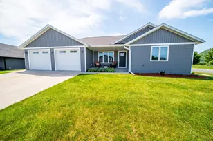 1118 21st St, Wabasha, MN 55981 - Photo 2