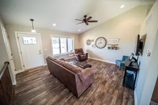 1118 21st St, Wabasha, MN 55981 - Photo 4