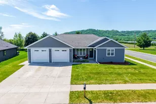 1118 21st St, Wabasha, MN 55981 - Photo 1