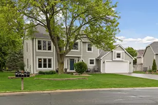 689 Havenhill Rd, Eagan, MN 55123 - Photo 2