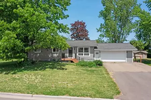 305 Spruce Dr, Woodville, WI 54028 - Photo 8