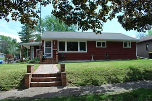 1524 N Park St, Fairmont, MN 56031 - Photo 1