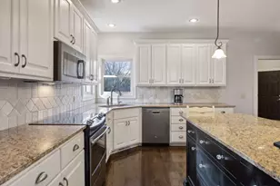 323 St Anne's Pkwy, Hudson, WI 54016 - Photo 18