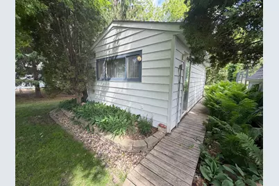 219 10th Avenue, Worthington, MN 56187 - Photo 4