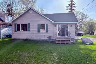 1118 11th Ave, International Falls, MN 56649 - Photo 2