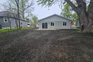 424 Erie Ave, Crosby, MN 56441 - Photo 2