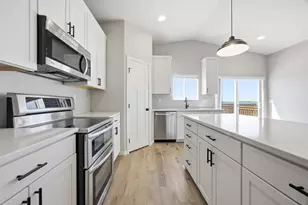 2600 74th Avenue S, Fargo, ND 58104 - Photo 2