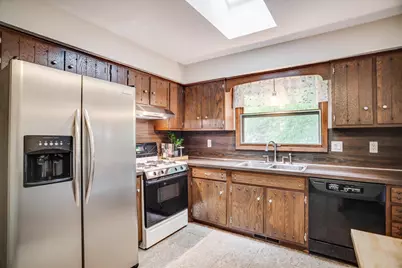 15841 N Hillcrest Court, Eden Prairie, MN 55346 - Photo 18