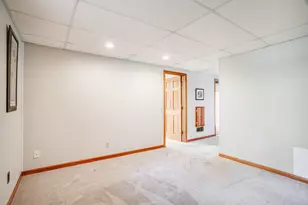 15841 N Hillcrest Ct, Eden Prairie, MN 55346 - Photo 34