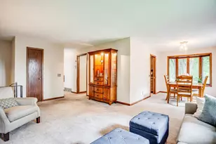 15841 N Hillcrest Ct, Eden Prairie, MN 55346 - Photo 10
