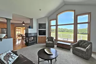 2996 Fairway Dr, Chaska, MN 55318 - Photo 14