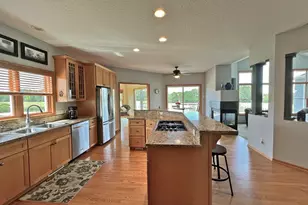 2996 Fairway Dr, Chaska, MN 55318 - Photo 10