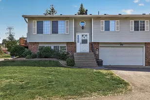 4450 Clover Ln, Eagan, MN 55122 - Photo 4