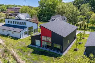 1021 Gardner St E, Wayzata, MN 55391 - Photo 8