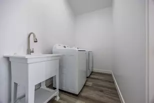 1021 Gardner St E, Wayzata, MN 55391 - Photo 32