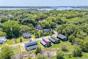 1021 Gardner St E, Wayzata, MN 55391 - Photo 4