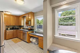 2752 Brunswick Ave S, Saint Louis Park, MN 55416 - Photo 10