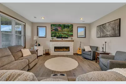 2108 Lindas Court, Sartell, MN 56377 - Photo 8