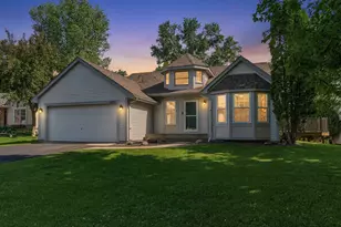 7457 54th St N, Oakdale, MN 55128 - Photo 1