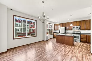 1842 Colonial Ln, Chanhassen, MN 55317 - Photo 10