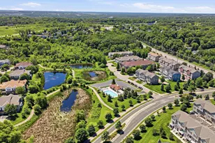 1842 Colonial Ln, Chanhassen, MN 55317 - Photo 4