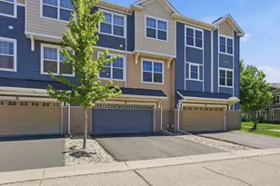 1842 Colonial Ln, Chanhassen, MN 55317 - Photo 2