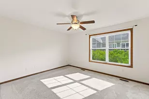 1842 Colonial Ln, Chanhassen, MN 55317 - Photo 14