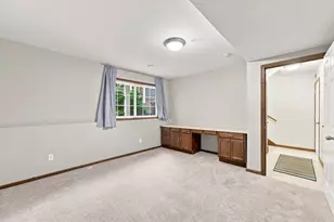 1842 Colonial Ln, Chanhassen, MN 55317 - Photo 22