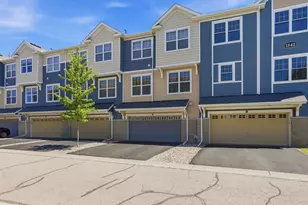 1842 Colonial Ln, Chanhassen, MN 55317 - Photo 10