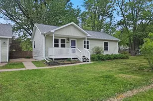 5377 Quincy St, Mounds View, MN 55112 - Photo 2