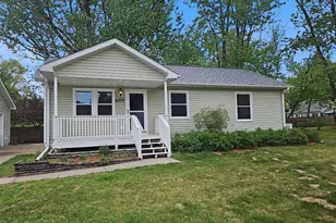 5377 Quincy St, Mounds View, MN 55112 - Photo 1