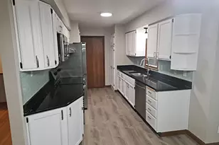 7025 Grimes Ave N, Brooklyn Center, MN 55429 - Photo 10