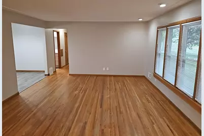 7025 Grimes Avenue N, Brooklyn Center, MN 55429 - Photo 18