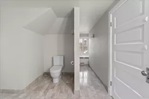 1724 Summit Ave, Minneapolis, MN 55403 - Photo 38