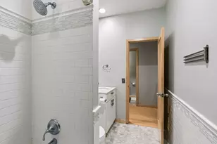 561 Laurel Ave, Saint Paul, MN 55102 - Photo 18