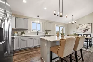 318 Aspen Dr, Somerset, WI 54025 - Photo 4