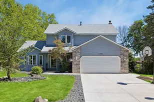 17088 Hamilton Dr, Lakeville, MN 55044 - Photo 2