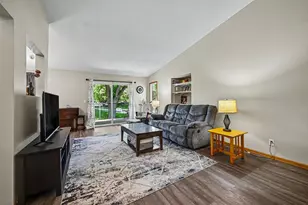 4376 Arden View Ct, Arden Hills, MN 55112 - Photo 4