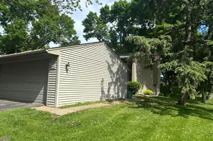 4376 Arden View Ct, Arden Hills, MN 55112 - Photo 4