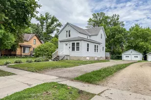 409 9th St SW, Willmar, MN 56201 - Photo 2