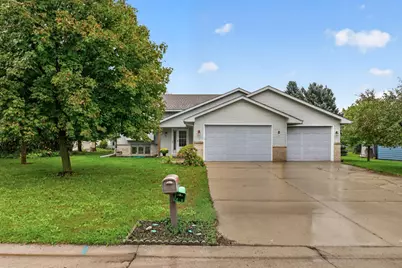 135 Obrien Parkway, Belle Plaine, MN 56011 - Photo 1