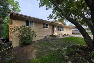 520 SW 5th Ave, Grand Rapids, MN 55744 - Photo 2