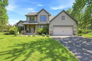 1374 Pheasant Run, New Richmond, WI 54017 - Photo 2