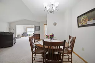 1906 Oak Tree Ln, Austin, MN 55912 - Photo 10