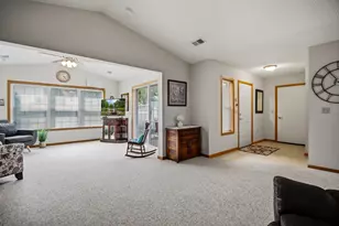 1906 Oak Tree Ln, Austin, MN 55912 - Photo 8