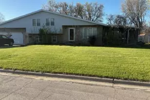 1110 Andrews Ave, Breckenridge, MN 56520 - Photo 2