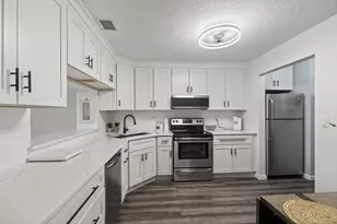 3801 W 98th St, Bloomington, MN 55431 - Photo 8