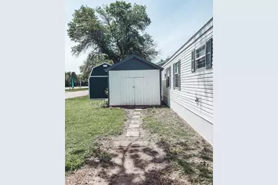 301 Oak Lane, Mankato, MN 56001 - Photo 2